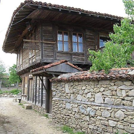 Къщата На Художника Hotel Zheravna Ngoại thất bức ảnh