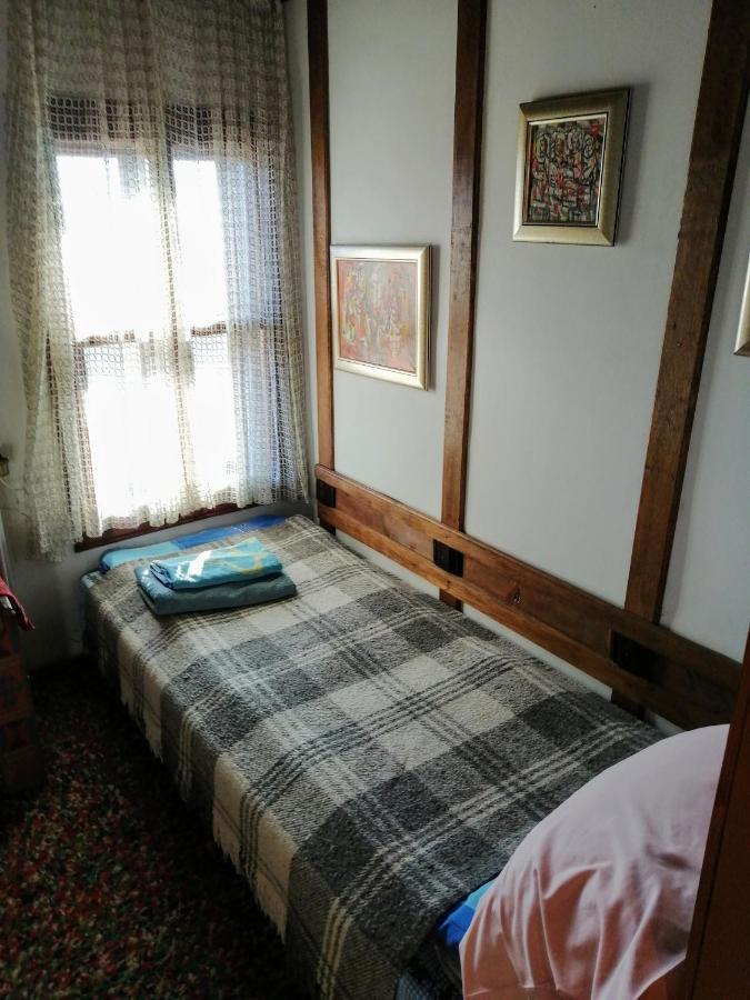 Къщата На Художника Hotel Zheravna Ngoại thất bức ảnh