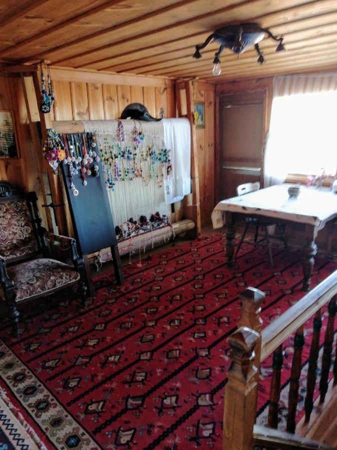 Къщата На Художника Hotel Zheravna Ngoại thất bức ảnh